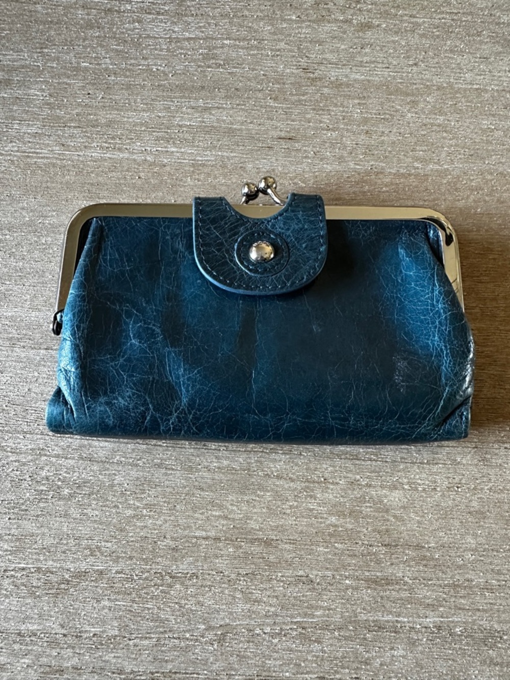 HOBO Vintage Leather Wallet with Kisslock Pouch Clutch Wallet